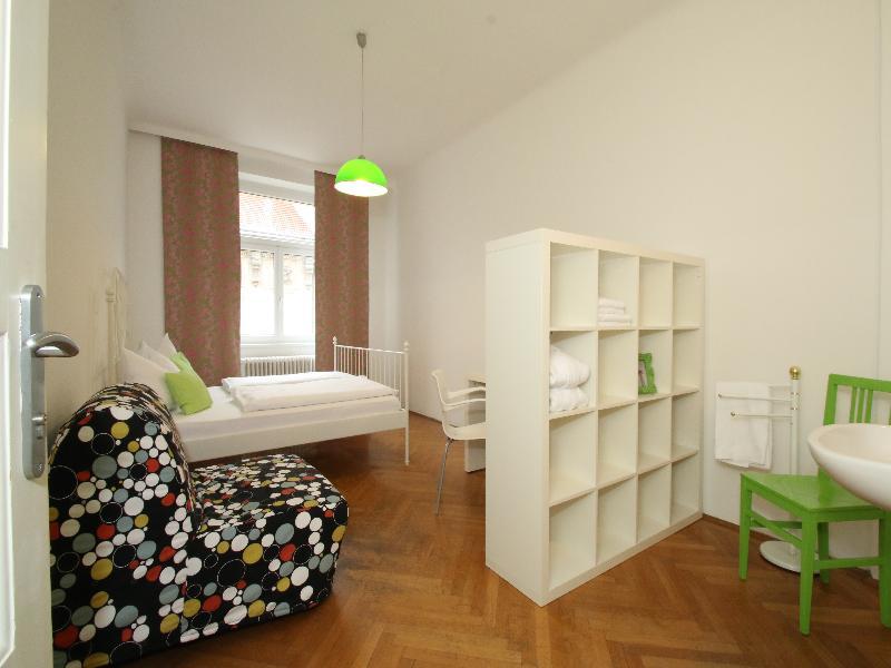& Kaiser 23 Hostel